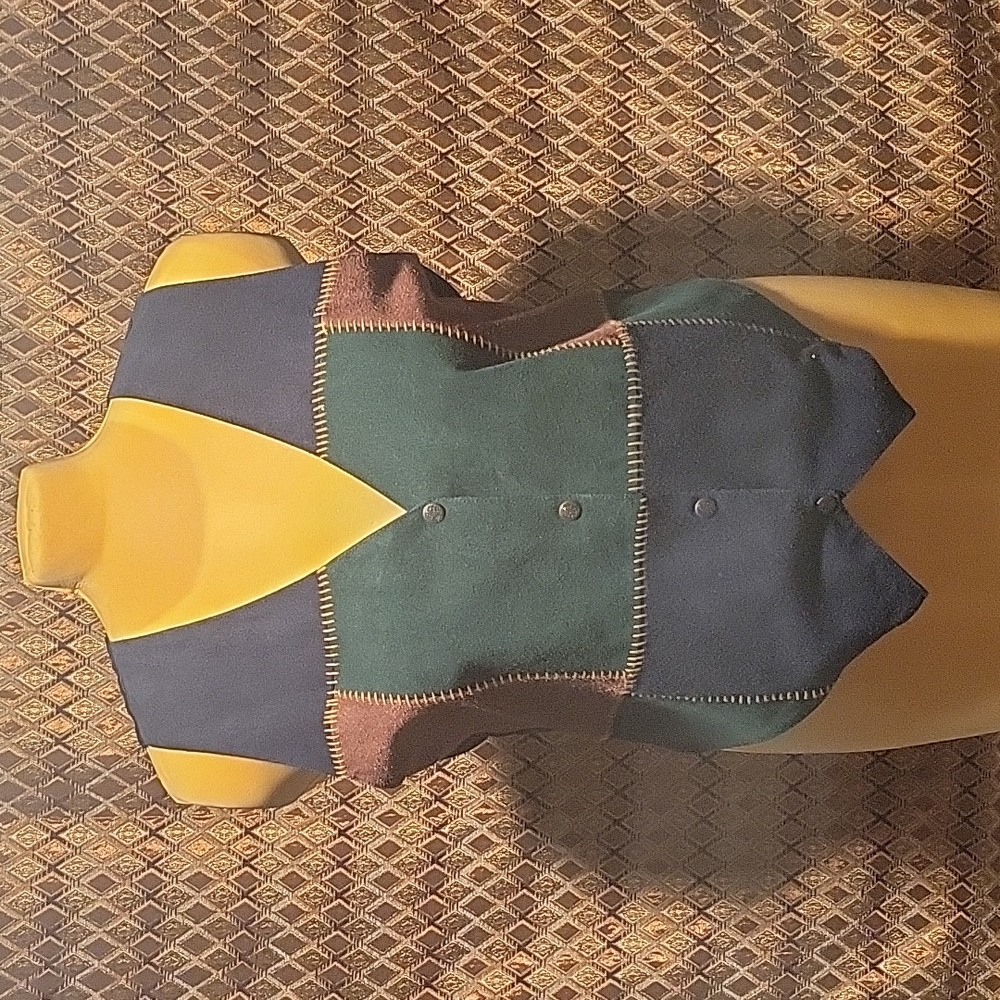 Agapo: Vest
